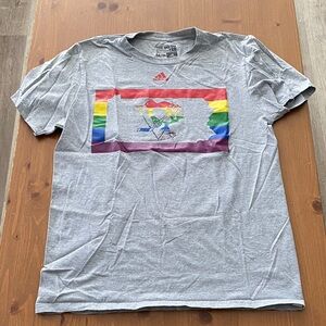 Pittsburgh Penguins pride tee